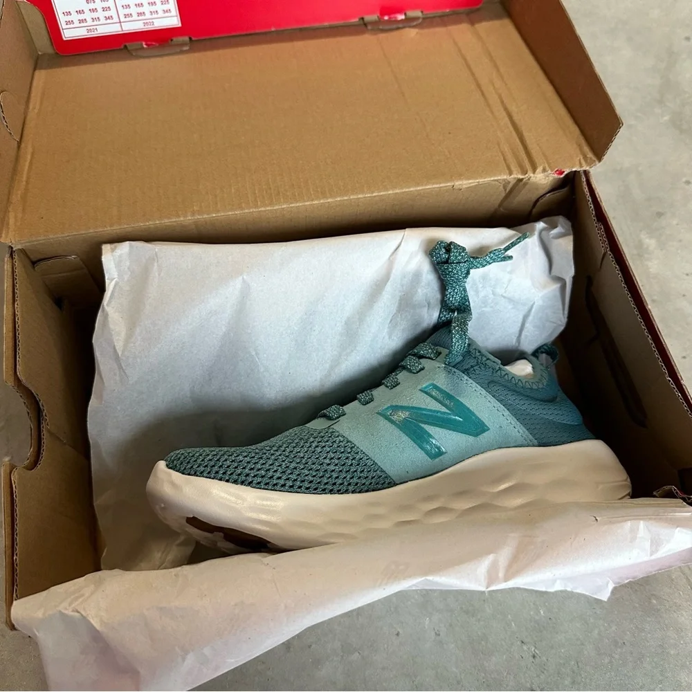 NEW BALANCE WOMENS FRESH FOAM SPORTY V2  RUNNING SHOES SIZE 5 WSPTCB2